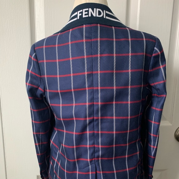 Fendi Junior Jacket
Navy blue junior blazer - Picture 7 of 9